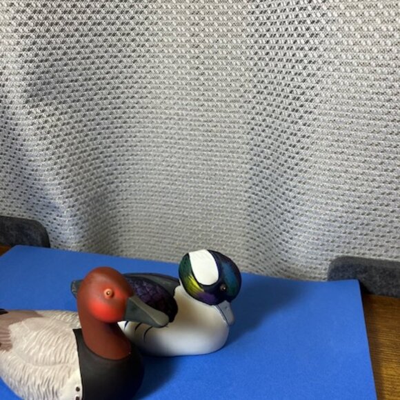 Pair of Vintage 1984 Ducks Avon Collectors Series Canvas Back & Buffle Head NIB - Picture 2 of 10